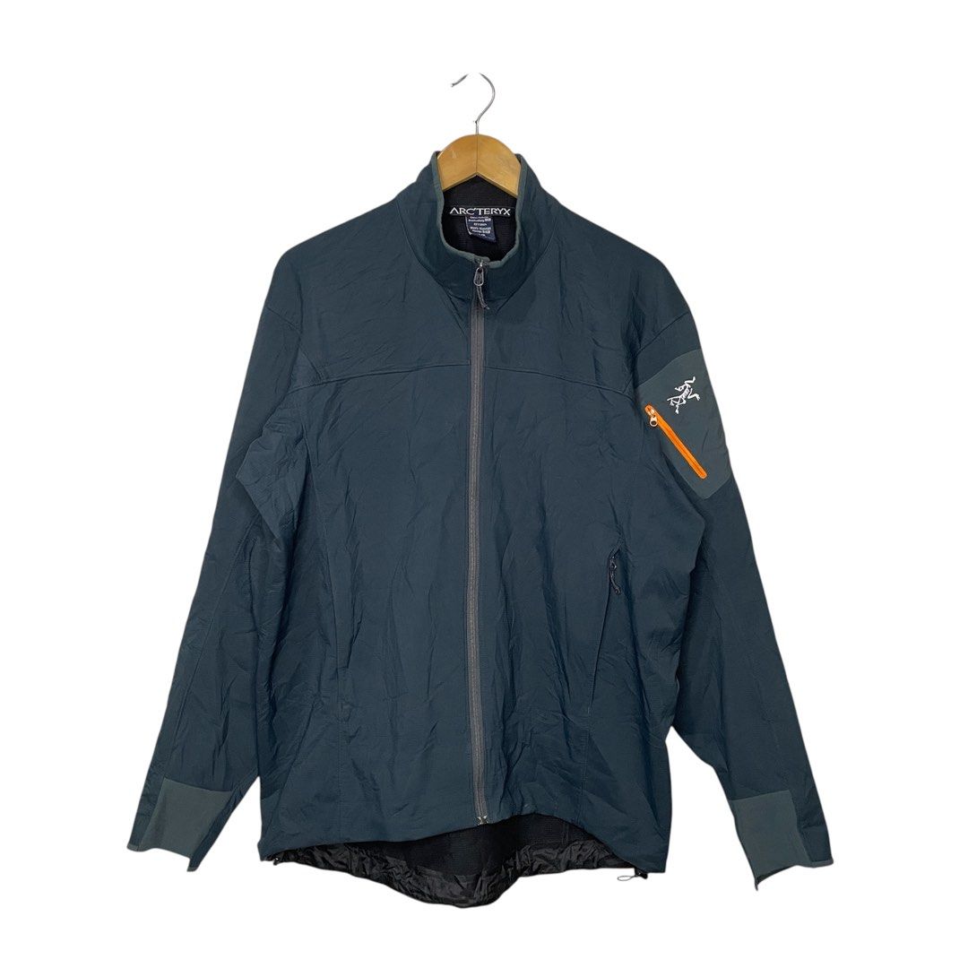 Arc'teryx Epsilon SR Soft Shell Jacket (Category: Activewear) located in Marikina City. Submitted by aalibabyy (Listing ID 1409865775, Image 1). Description: Arc'teryx Epsilon SR Soft Shell Jacket Size: Large Length: 29" inches Width: 24" inches Shoulder: 21" inches Sleeve: 24" inches Excellent Condition No Issue .