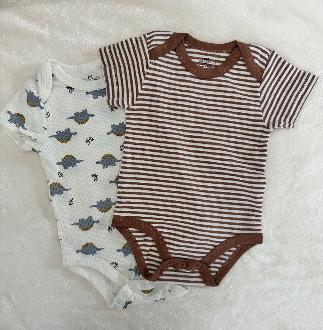 Baby Boy Short-Sleeve Bodysuits 2 pcs (Category: Babies & Kids Fashion) located in Santa Rosa. Submitted by inasantos (Listing ID 1409809256, Image 1). Description: Baby Boy Short-Sleeve Bodysuits 2 pcs 6m New/No tag.