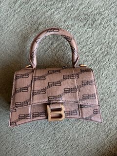（分類：）位於 。 由 lolocloset 提交（商品編號 1409910380，圖片 1）。簡介： 。