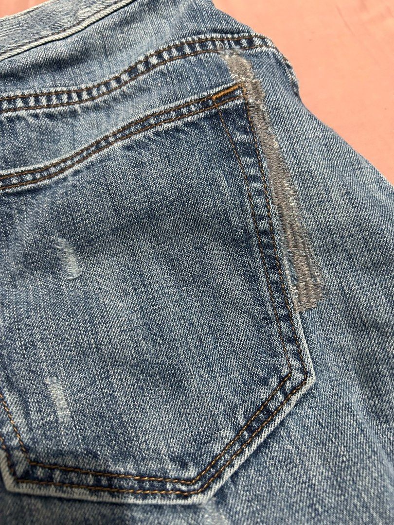 Banana Rep Jeans - Mens (Category: Jeans) located in Subic. Submitted by joydlm (Listing ID 1409900740, Image 3). Description: fits W.30 straight jeans L. 107cm.