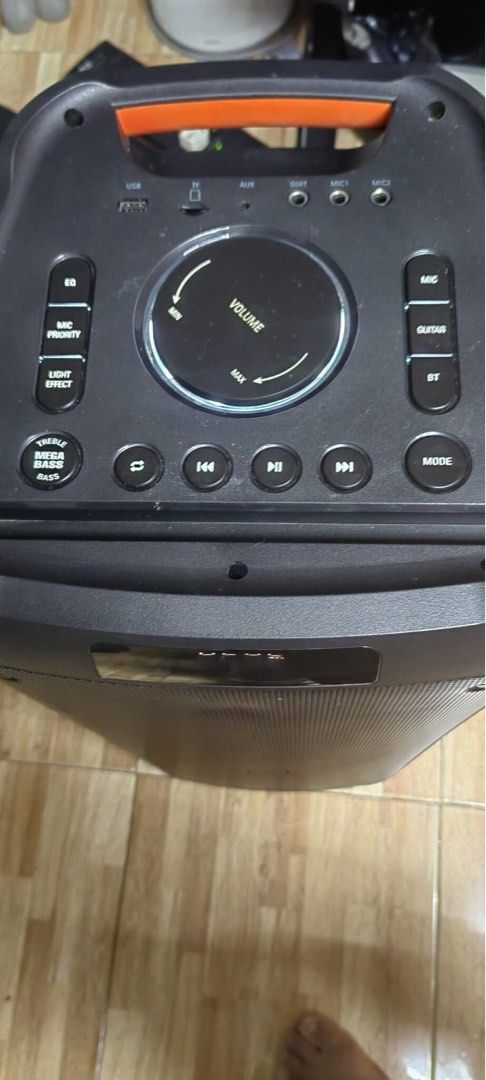 Bauhn Portable Party Speaker (Category: Soundbars, Speakers & Amplifiers) located in Taytay. Submitted by mikz_1303 (Listing ID 1409849995, Image 3). Description: Bauhn Portable Party Speaker Good Condition From New Zealand 220v Pick up in Taytay 10k.