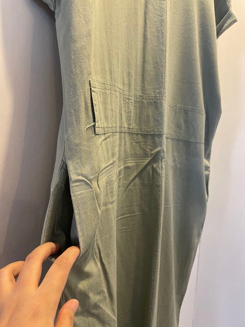 BAYO Dress with belt (Category: Dresses) located in Las Pinas. Submitted by bmtl_ (Listing ID 1409839581, Image 3). Description: - Bayo dress in light green - Size: Medium - V-neck design - Short sleeves with folded cuffs - Front zipper closure - Includes two pockets - Features a bottom slit - Comes with a matching belt Used only once for a wedding Negotiablr RFS: Decluttering.