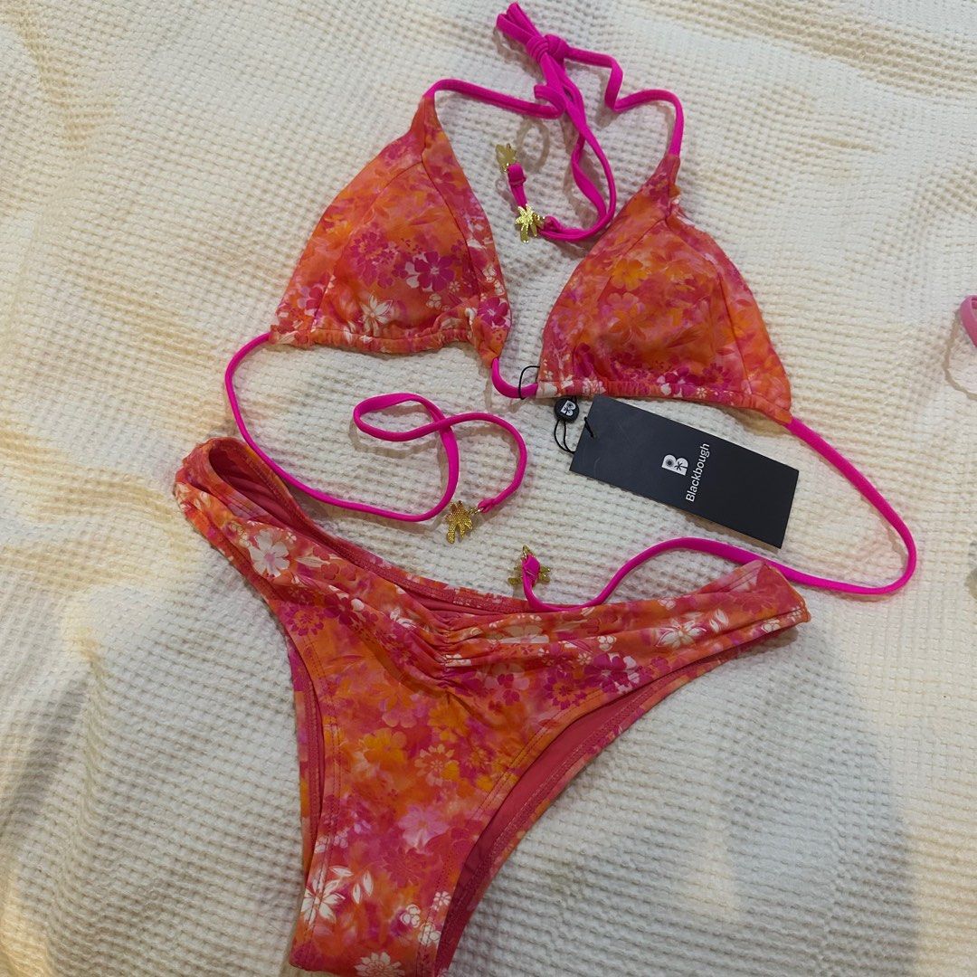 Blackbough Skyla Set (Category: Bikinis & Swimsuits) located in Pasay City. Submitted by limbies8 (Listing ID 1409918390, Image 3). Description: Top is Medium, Bottom is Small Too big on me.