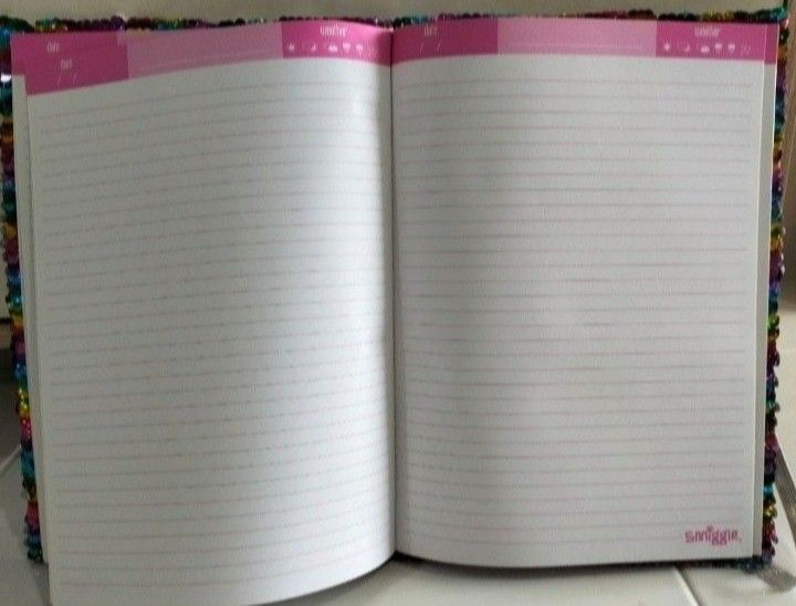 Brand new Smiggle sequins notebook #Smiggle (Category: Stationery & School Supplies) located in Singapore. Submitted by cheers.as.always (Listing ID 1409948423, Image 3). Description: Brand new Smiggle reversible sequins notebook for your collection. Kindly pm to arrange a meet up. #Smiggle #noteboook #sequinsnotebook .
