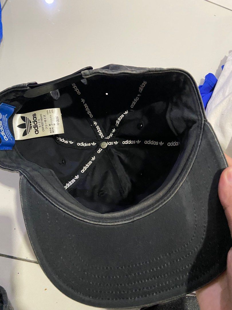 Cap adidas bunga (Category: Cap & Hats) located in Johor Bahru. Submitted by thrift.bpj (Listing ID 1409948613, Image 3). Description: Condition faded x sekata dan perlu basuh.