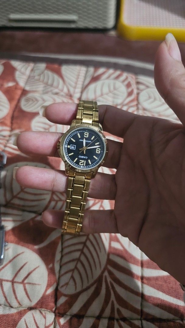 Casio Gold Watch (Category: Women's Watches) located in Manila. Submitted by sereenity (Listing ID 1409902016, Image 3). Description: Good as new. Decluttering. Too many watches 😅.