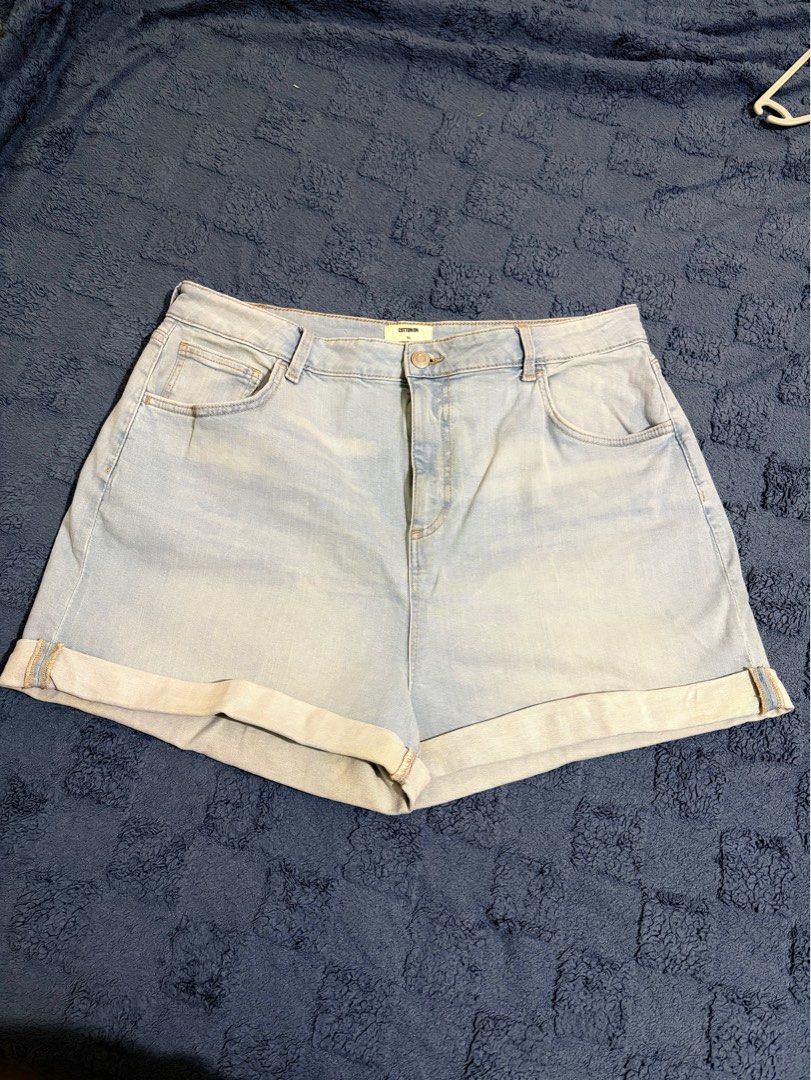 Cotton On High Rise Classic Shorts (Category: Shorts) located in Paranaque City. Submitted by trishago (Listing ID 1409847098, Image 1). Description: Size 36 medida, stretch. Can fit up to 38 Super like new. Used twice only Original price is 1,799 Selling for 850 only.