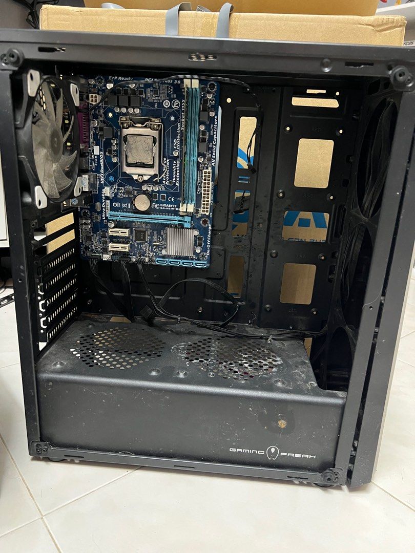 Cpu (Category: Desktops) located in Batang Kali. Submitted by faris_aiman98 (Listing ID 1409889720, Image 3). Description: 3 cpu and 1 mobo to let go 1st- i5 2400 no side panel and only have mobo and processor rm100 2nd-i5 2400 no side panel and no hard drive rm140 3rd-i7 2600 no hard drive rm180.