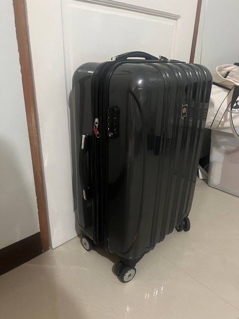 Delsey Helium Aero Black Luggage Medium (Category: Luggage) located in Paranaque City. Submitted by chnsells (Listing ID 1409931048, Image 2). Description: Delsey Helium Aero Expandable Medium Issue — no more rubber in zipper handle .