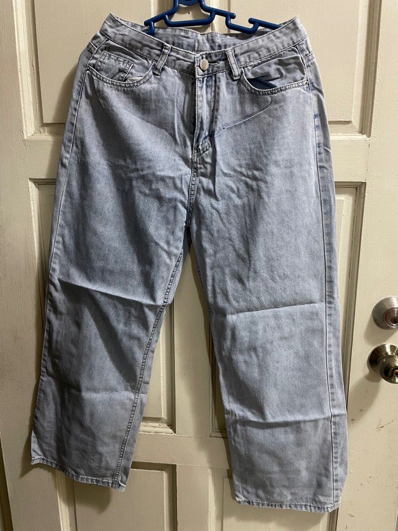 Denim Straight Leg Pants (Category: Jeans) located in Manila. Submitted by ava_declutters (Listing ID 1409979531, Image 1). Description: - S-M - 29-30 waist - Hight waist pants - Light Denim color - Has stain on bottom part.