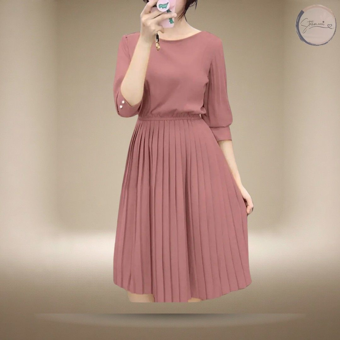 Elegant A-Line Pleated Dress (Category: Dresses) located in San Jose. Submitted by stationneri (Listing ID 1409863298, Image 1). Description: .