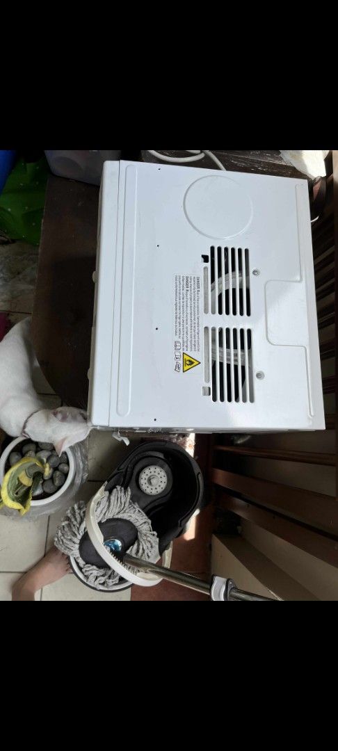 Fabriano Window Type Air Conditioner (Category: Air Conditioning and Heating) located in Pasig City. Submitted by bblossom21 (Listing ID 1409823852, Image 3). Description: - Fabriano window-type air conditioner - Features a digital display - White unit - Non-inverter - 0.5 HP - In good working condition - Includes power cord - Model and serial number visible on the back - Ready for pickup.