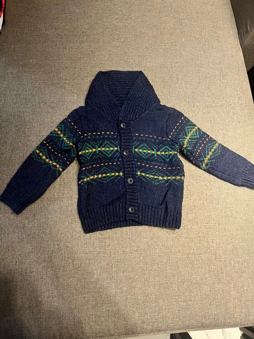 F&F Kids Sweater 3T (Category: Babies & Kids Fashion) located in Manila. Submitted by caloialejandro (Listing ID 1409867144, Image 1). Description: In good condition. Worn once.