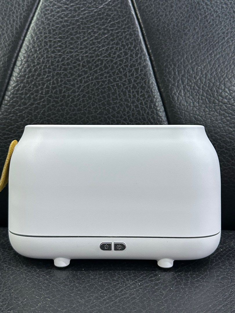 Flame Aroma Diffuser (Category: Home Fragrance) located in Kuala Lumpur. Submitted by ke_kitty (Listing ID 1409981128, Image 1). Description: 🌬️🔥Aroma diffuser features a flame light and water fog, designed to relieve body dryness and fatigue. Realistic Flame Mist Effect 🌈 3-Color Gradient Light 🎛️ Adjustable brightness & flame mode 💦180ML Large Capacity ✅ Easy top-fill design ✅ Longer use, fewer refills capacity ✔️ 30dB quiet vs noisy 65dB 