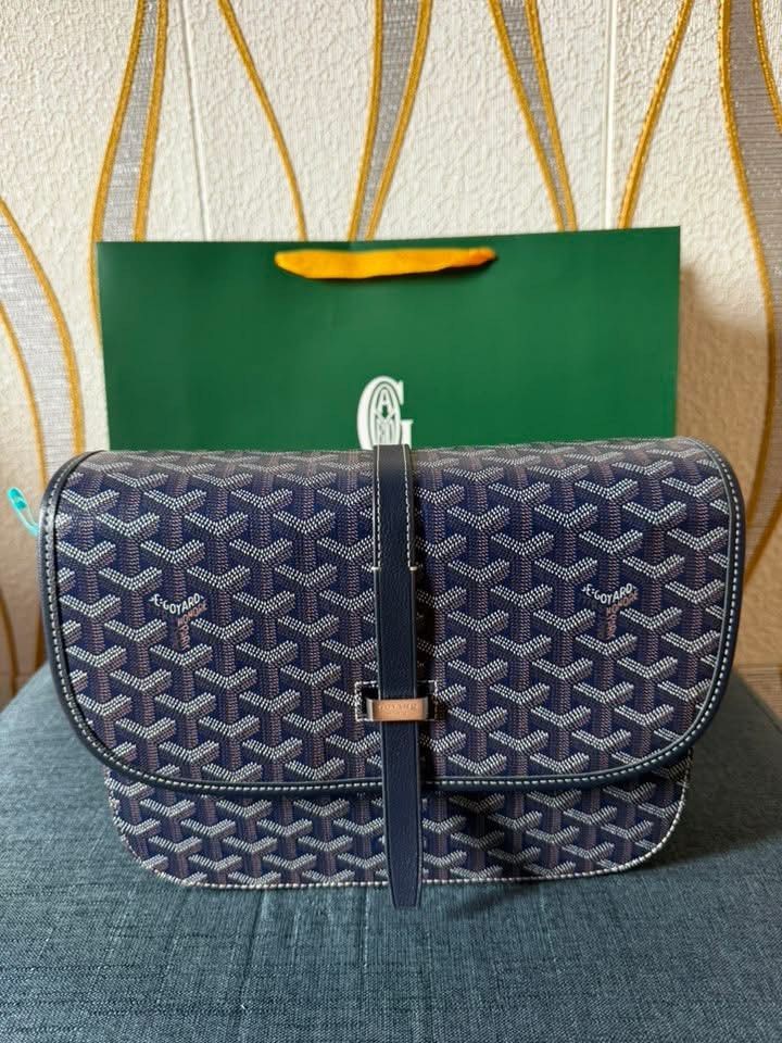 Goyard bags AVAILABLE ONHAND (Category: Luxury Bags & Wallets) located in Manila. Submitted by beaumontandco (Listing ID 1409821499, Image 2). Description: - Goyard Handbags - Styles: Messenger Bag, Tote Bags, Backpack, Clutch - Signature Goyardine Pattern - Colors: Brown, Blue, Green, Grey - Includes: Dust Bag, Shopping Bag.