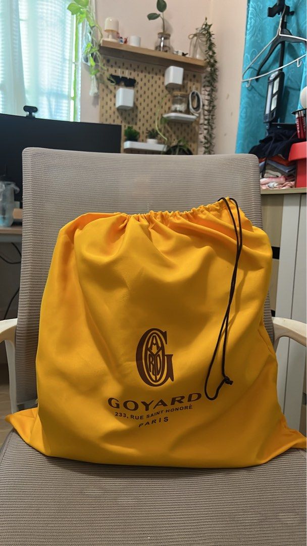 Goyard Green Alpin Backpack (Category: Luxury Bags & Wallets) located in Munoz. Submitted by dong4tti (Listing ID 1409814054, Image 3). Description: with dustbag No inserts or card Pristine condition used twice in event and photoshoot .