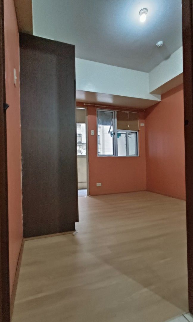 Grand Emerald Tower 1BR For Sale (Category: Apartments & Condos) located in Quezon City. Submitted by hamsterdad (Listing ID 1409105463, Image 3). Description: About The Unit: ✓ premium SPC flooring from "Floors to Walls" ✓ newly-painted interiors (beige and terracotta) ✓ newly-fitted bathroom fixtures including exhaust fan, towel bar, handheld shower and bidet ✓ newly-decorated kitchen splash board ✓ provision for water heater and range hood Abo