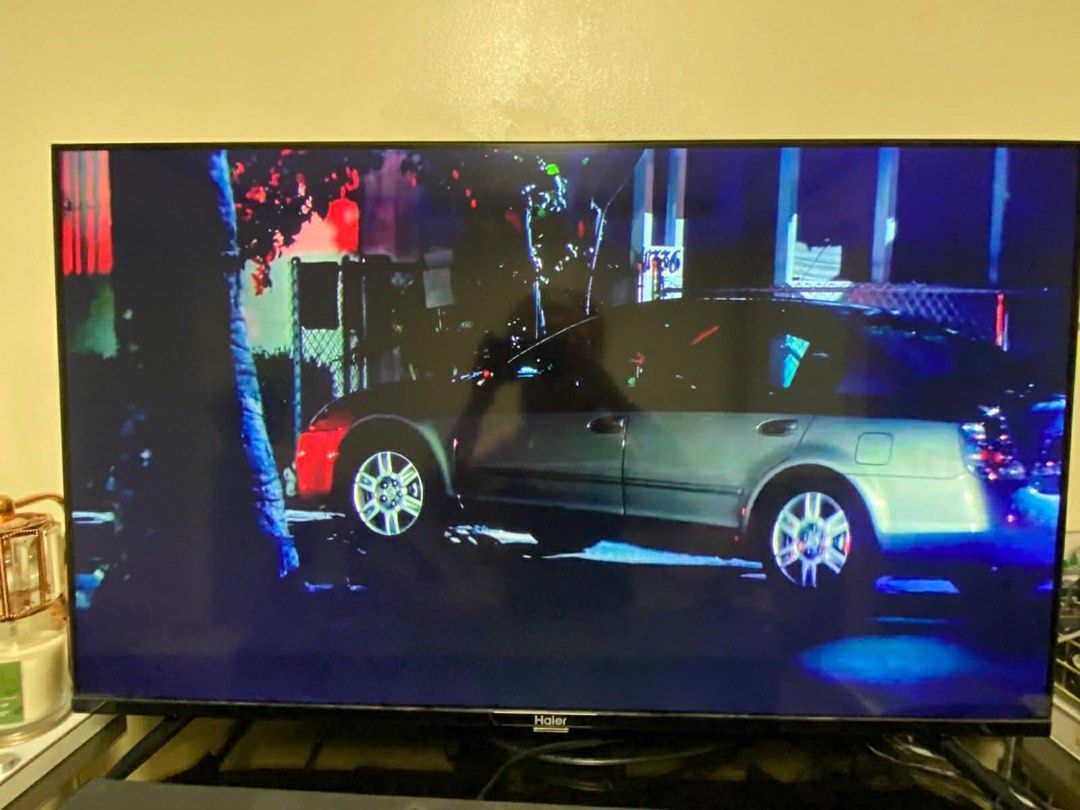 Haier 43 Inches Smart TV (Category: TV) located in Quezon City. Submitted by sullenangel (Listing ID 1409929712, Image 2). Description: dm me for the owner’s number.