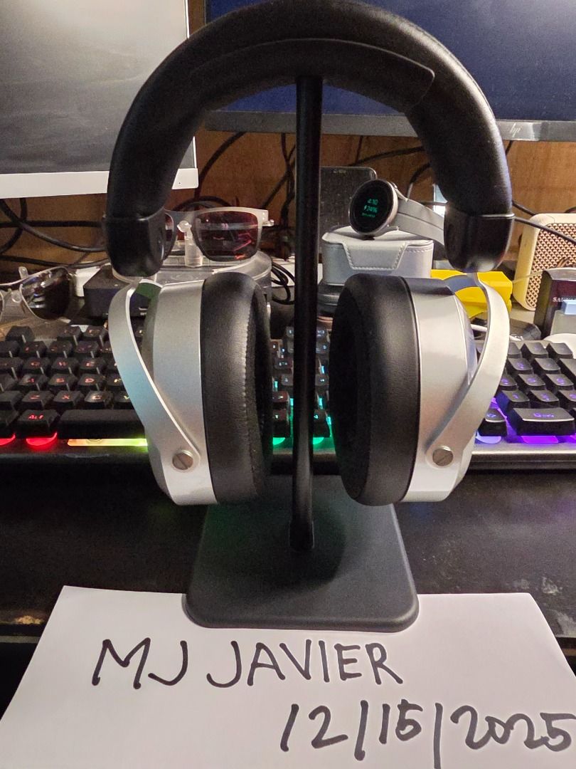 HIFIMAN HE400se Headphones (Category: Headphones & Headsets) located in Imus. Submitted by gadgetphoenix (Listing ID 1409886312, Image 1). Description: HIFIMAN HE400SE V2 STEALTH MAGNETS THIS WAS USED INDOORS ONLY. SELLING PRICE: 4499 PHP The Planar Magnetic Standard Stealth Magnet Technology: Designed to reduce wave diffraction turbulence, resulting in lower distortion and a purer, more accurate soundstage. Open-Back Design: Offers a spacious, "