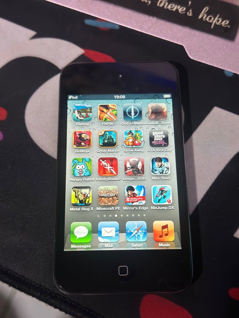 iPod touch 4th generation 64gb 95% smooth unit (Category: Others) located in Manila. Submitted by yezdeal2017 (Listing ID 1409919578, Image 2). Description: Swipe to unlock nostalgia 👉📱 The iPod Touch 4 (64GB) — peak iPod era is back. Games, music, apps, memories… all in one classic device. ⚡ 64GB storage 🎮 Retro games ready 🎶 Music hits different 💿 Old-school Apple feels 💰 ₱3,000 only for 64gb ₱2,000 for 32gb 📍 Retro Gadgets PH DM us befo