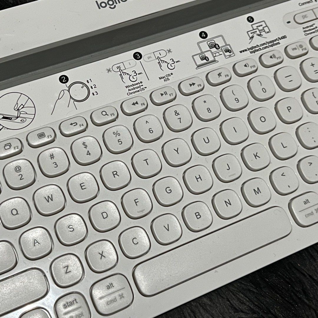 Logitech K480 Multi-Device Bluetooth Keyboard (Category: Computer Keyboard) located in Las Pinas. Submitted by 913ver (Listing ID 1409974771, Image 3). Description: - Logitech K480 multi-device keyboard - Comes with a free keyboard bag for protection - Connects via Bluetooth - White finish - Built-in cradle for tablets and smartphones - Compatible with PC, iOS, and Android .