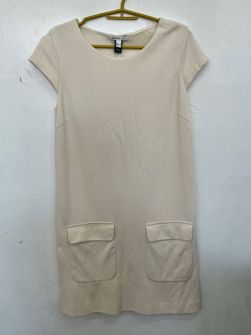 Mango Suit Dress (Category: Dresses) located in San Fernando. Submitted by 4ases.declutter (Listing ID 1409828846, Image 1). Description: 400 + sf.