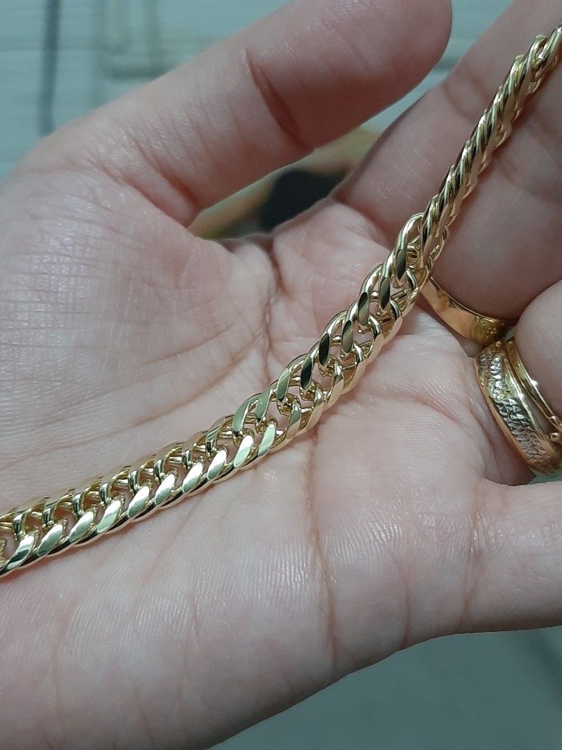 MEN'S BRACELET (Category: Bracelets) located in Malabon City. Submitted by rubiosblessings (Listing ID 1409968531, Image 3). Description: 📌 Japan mens bracelet 📌 non-tarnish 📌 japan gold coated 📌 8.5 inches 📌Makapal 📲0️⃣9️⃣6️⃣6️⃣5️⃣7️⃣9️⃣5️⃣3️⃣7️⃣4️⃣.