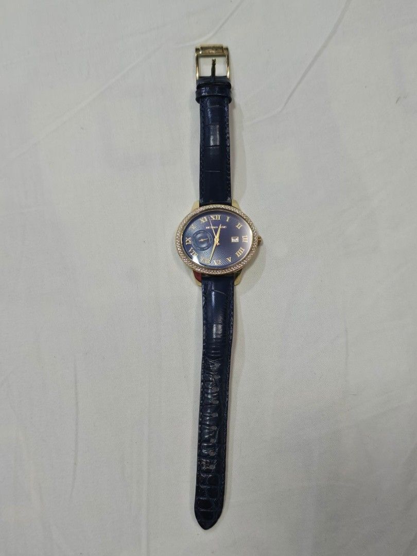Michael Kors Ladies Watch MK2429 (Category: Women's Watches) located in Puerto Princesa. Submitted by eunizzie (Listing ID 1409982052, Image 1). Description: blue dial midnight blue leather strap.