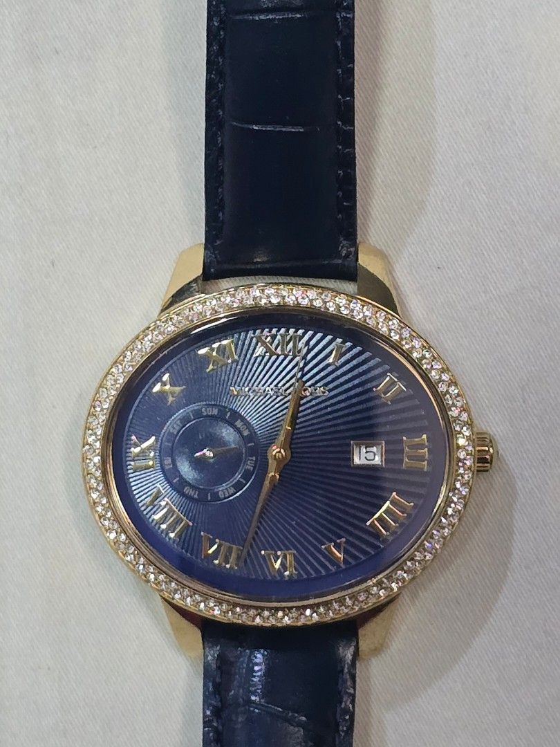 Michael Kors Ladies Watch MK2429 (Category: Women's Watches) located in Puerto Princesa. Submitted by eunizzie (Listing ID 1409982052, Image 2). Description: blue dial midnight blue leather strap.