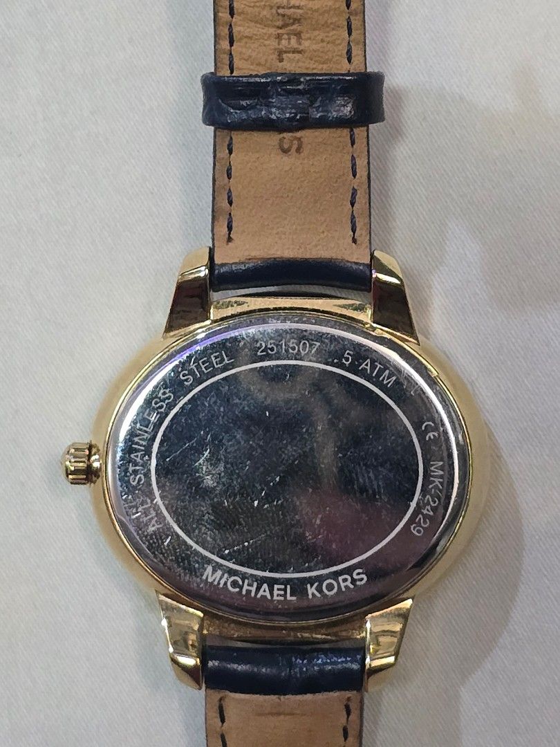 Michael Kors Ladies Watch MK2429 (Category: Women's Watches) located in Puerto Princesa. Submitted by eunizzie (Listing ID 1409982052, Image 3). Description: blue dial midnight blue leather strap.