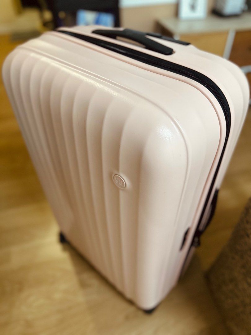 NINETYGO Elbe Luggage 28” Light Pink (Category: Luggage) located in Quezon City. Submitted by goldengate777 (Listing ID 1409946766, Image 1). Description: Ninetygo Elbe Luggage 28” Light Pink Aesthetic light pink luggage. Used once during a Japan trip so the luggage was handled with extra care. There are some light scratches up close but very minor (see photos). The rest of the sides are smooth. Wheels are original and no damage. Handle is workin