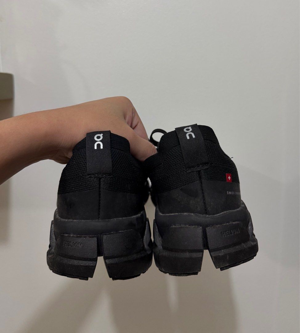 On Cloudvista Black Running Shoes (Category: Sneakers) located in Pasig City. Submitted by tipy___ (Listing ID 1409939611, Image 2). Description: - On Cloudvista running shoes - Color: Black - Size 6.5 wmns - authenticity not guaranteed Decluttering.