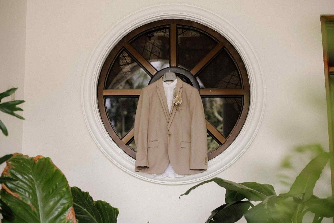 Onesimus Beige Tuxedo Blazer - Size 48 (Category: Coats, Jackets and Outerwear) located in Marikina City. Submitted by everbloom28 (Listing ID 1409938544, Image 2). Description: Men's Coat/Tuxedo Price:2700 Size: 48 Coat size shoulder to shoulder - 40cm Length- 70cm -Once lang nagamit sa Kasal. With Tuxedo cover Location: Marikina Free delivery marikina area only!Good day!.