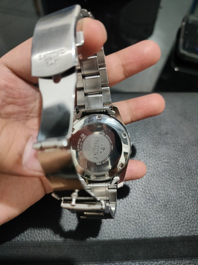 ORIGINAL ORIENT AUTOMATIC WOMEN’S WATCH (Category: Luxury Watches) located in Marikina City. Submitted by lyraandaya (Listing ID 1409896725, Image 3). Description: Model: FAC0A002W0 Condition: Good as new / very minimal signs of use Movement: Automatic (no battery needed) Water Resistance: 100m Material: Stainless Steel Function: Date display Original bracelet & clasp ✔️ Smooth running ✔️ Well-kept, very presentable ✔️ Perfect for daily wear or g