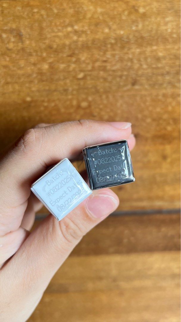 Paulash Mini Eyelash Glue (Category: Makeup) located in Manila. Submitted by trishagrasha (Listing ID 1409835306, Image 2). Description: 119 each.