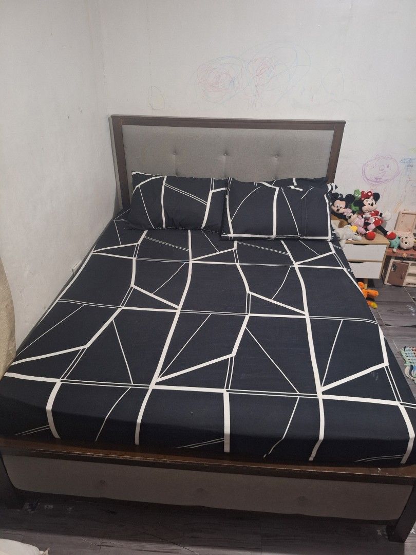 Queensize Bed (Category: Bed Frames & Mattresses) located in Manila. Submitted by datingseller (Listing ID 1409934639, Image 1). Description: Moving out sale! Queen-size bed w/ 20" therapeutic mattress • Has dents due to rubber corner protectors for babies. • Missing 2-4 screws • Minor damage sa bed slats RFS: Planning to change to a loft-type bed..