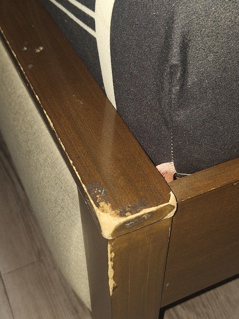 Queensize Bed (Category: Bed Frames & Mattresses) located in Manila. Submitted by datingseller (Listing ID 1409934639, Image 2). Description: Moving out sale! Queen-size bed w/ 20" therapeutic mattress • Has dents due to rubber corner protectors for babies. • Missing 2-4 screws • Minor damage sa bed slats RFS: Planning to change to a loft-type bed..
