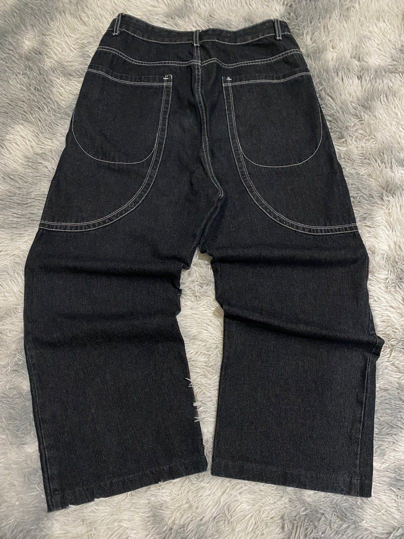 raw denim hard x heavy size 32-33 (Category: Jeans) located in Malabon City. Submitted by flowstate_rem (Listing ID 1409830740, Image 2). Description: Raw denim crispy condi makapal mabigat Good as new issue: none nego dimes: size 32 length 40 leg opening 10.