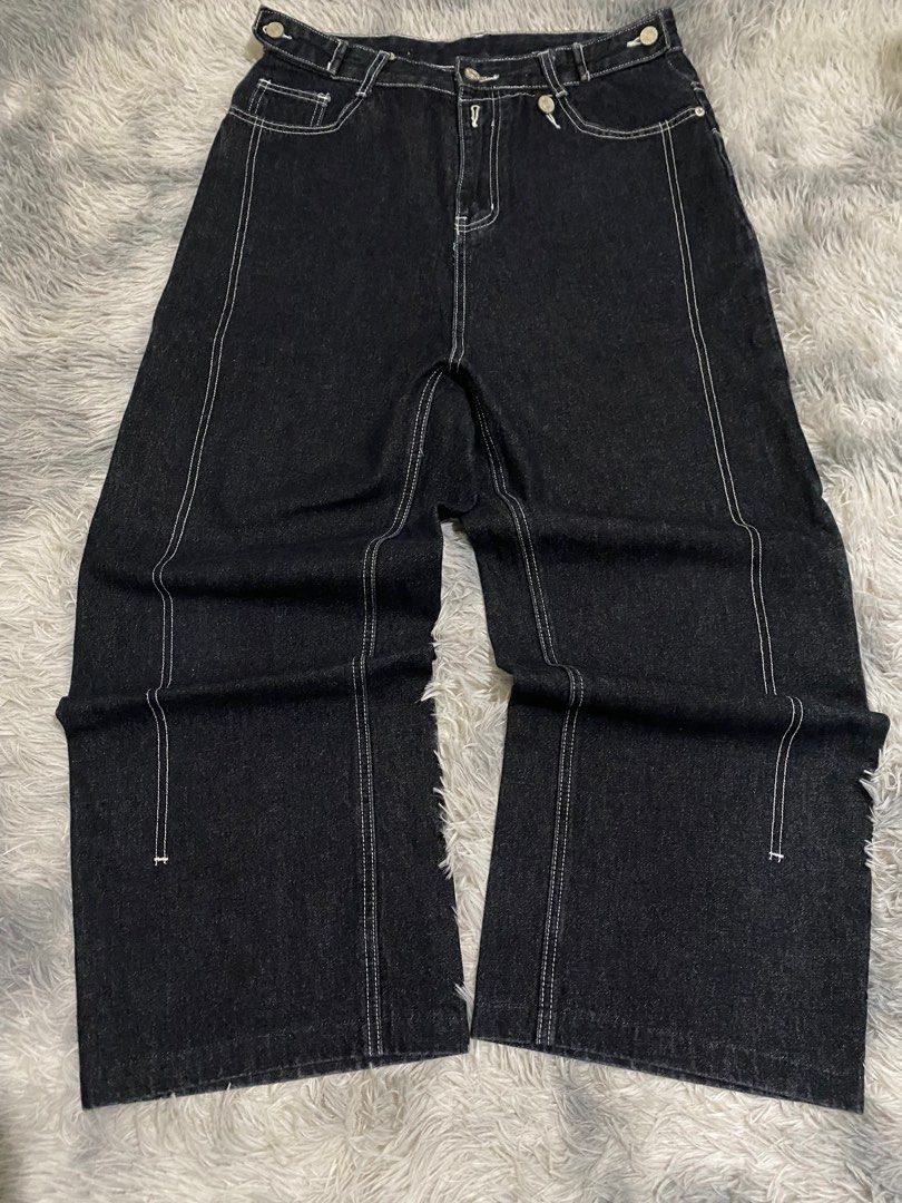 raw denim hard x heavy size 32-33 (Category: Jeans) located in Malabon City. Submitted by flowstate_rem (Listing ID 1409830740, Image 1). Description: Raw denim crispy condi makapal mabigat Good as new issue: none nego dimes: size 32 length 40 leg opening 10.
