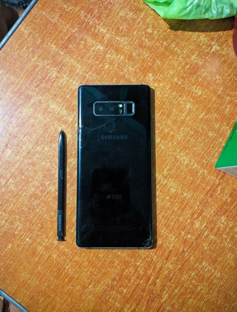 Rush!! Samsung Galaxy Note 8 DEFECTIVE (Category: Samsung) located in Quezon City. Submitted by mimukidazo (Listing ID 1409921832, Image 1). Description: Samsung Note 8 - DEFECTIVE Display is may basag sa gilid and sira na, it just displays green lines on top and nothing else sa rest ng screen, pwede nyo paayos or parts out The unit is DUOS variant the rom and ram is 6/128 LAST PRICE POSTED meetup sm north and waltermart munoz edsa pwede lalamove