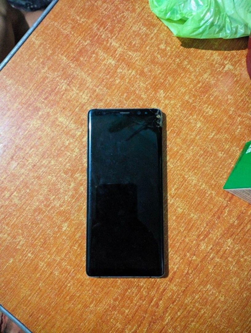 Rush!! Samsung Galaxy Note 8 DEFECTIVE (Category: Samsung) located in Quezon City. Submitted by mimukidazo (Listing ID 1409921832, Image 2). Description: Samsung Note 8 - DEFECTIVE Display is may basag sa gilid and sira na, it just displays green lines on top and nothing else sa rest ng screen, pwede nyo paayos or parts out The unit is DUOS variant the rom and ram is 6/128 LAST PRICE POSTED meetup sm north and waltermart munoz edsa pwede lalamove