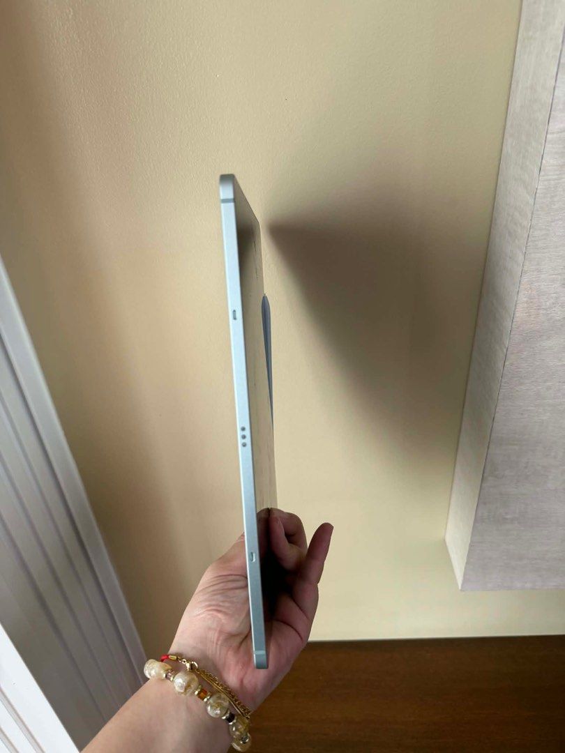 Samsung s9 FE 128gb (Category: Android) located in Quezon City. Submitted by edrickcu (Listing ID 1409839649, Image 2). Description: Samsung s9 FE 128gb With pencil.