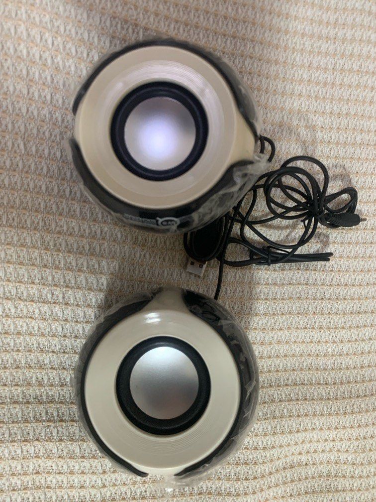 Speaker65075715855874110