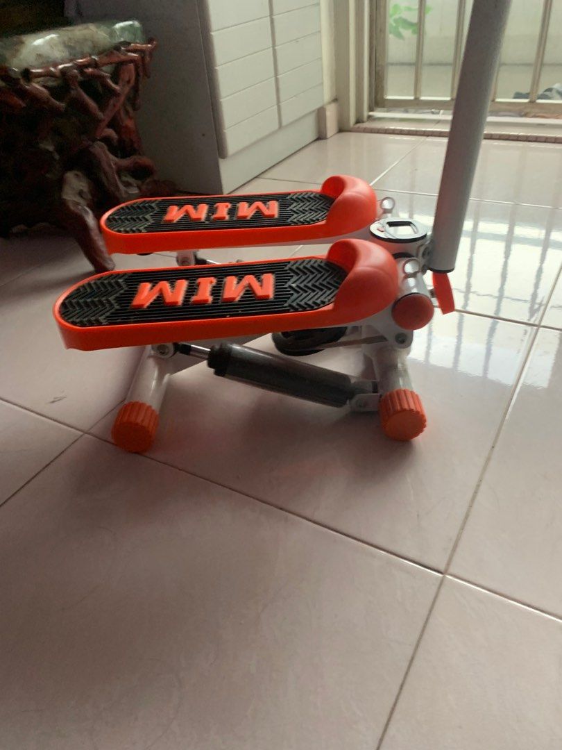Stepper (Category: Cardio & Fitness Machines) located in Singapore. Submitted by alanz09 (Listing ID 1409909051, Image 6). Description: Stepper with removable grab bar … Self collect at Jurong West st 81 .