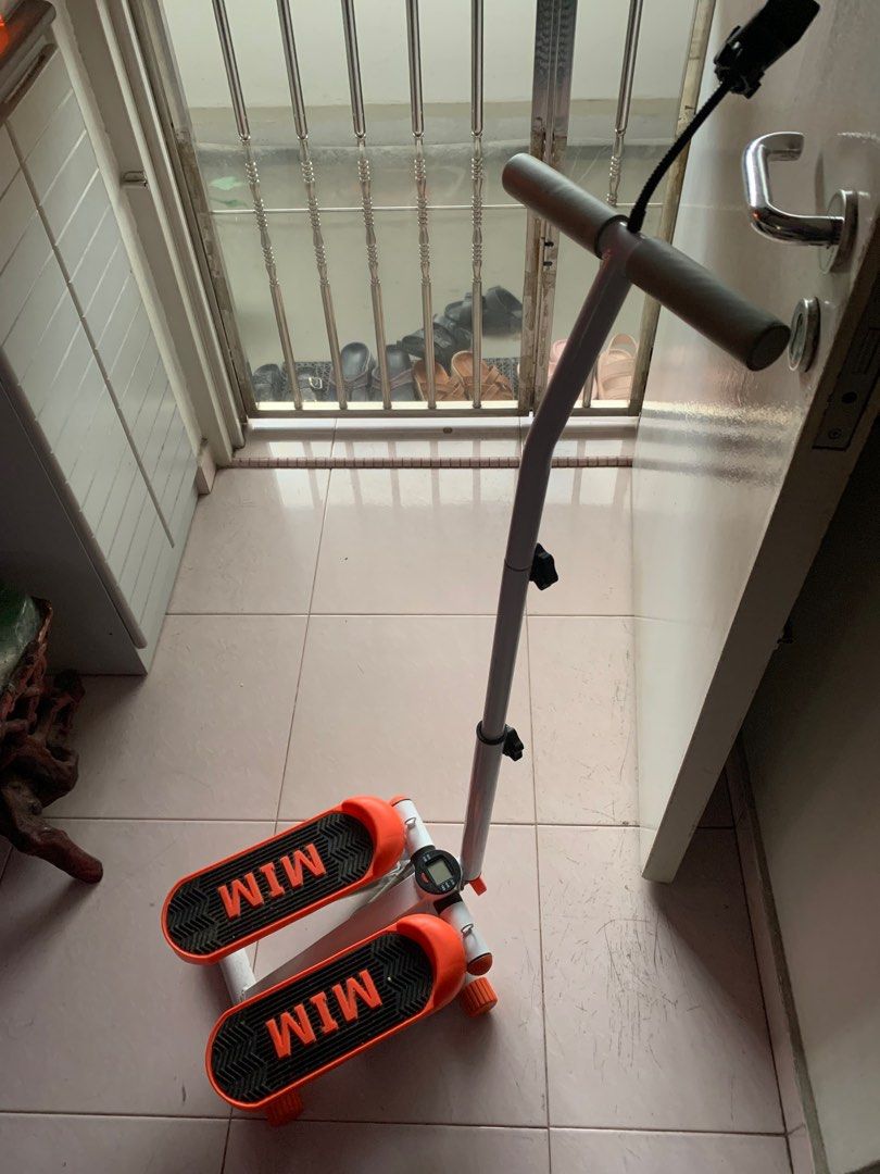 Stepper (Category: Cardio & Fitness Machines) located in Singapore. Submitted by alanz09 (Listing ID 1409909051, Image 5). Description: Stepper with removable grab bar … Self collect at Jurong West st 81 .