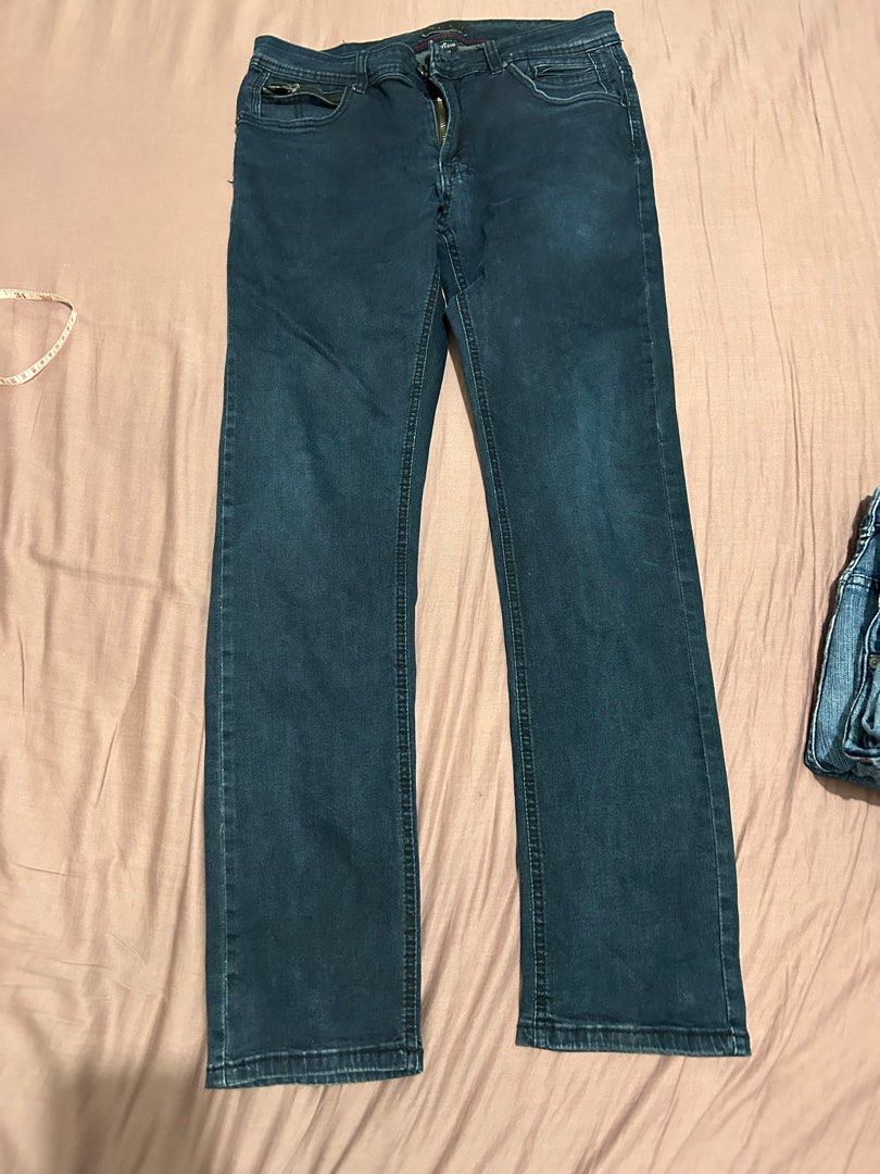 Steve Jeans (Category: Jeans) located in Subic. Submitted by joydlm (Listing ID 1409901042, Image 1). Description: Size 31 length 96cm.