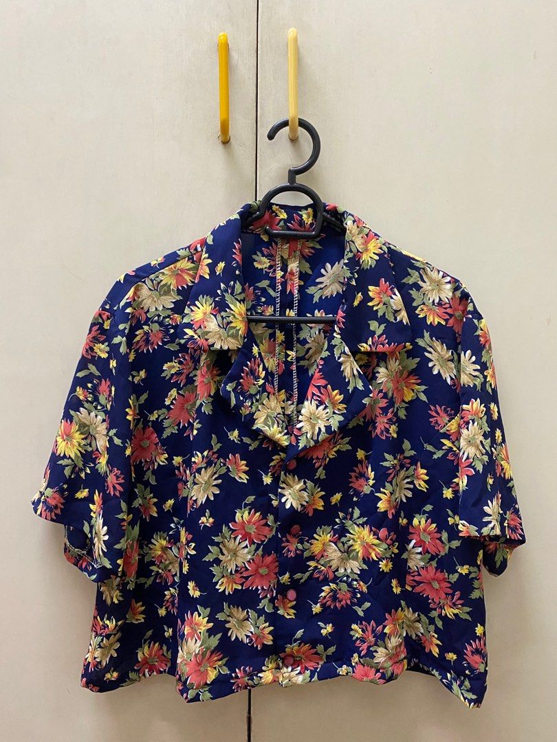 TAKE ALL 5PCS PRELOVED CROP TOP BLOUSE (Category: Blouses) located in Quezon City. Submitted by prelovedplusnew (Listing ID 1409836879, Image 3). Description: RFS: DECLUTTERING TAKE ALL PRELOVED CROP TOP BLOUSE 5PCS FOR ONLY 500PHP!!! Please manage your expectations! This is my preloved blouses but still in good condition. Pwede sa XL TO XXL..