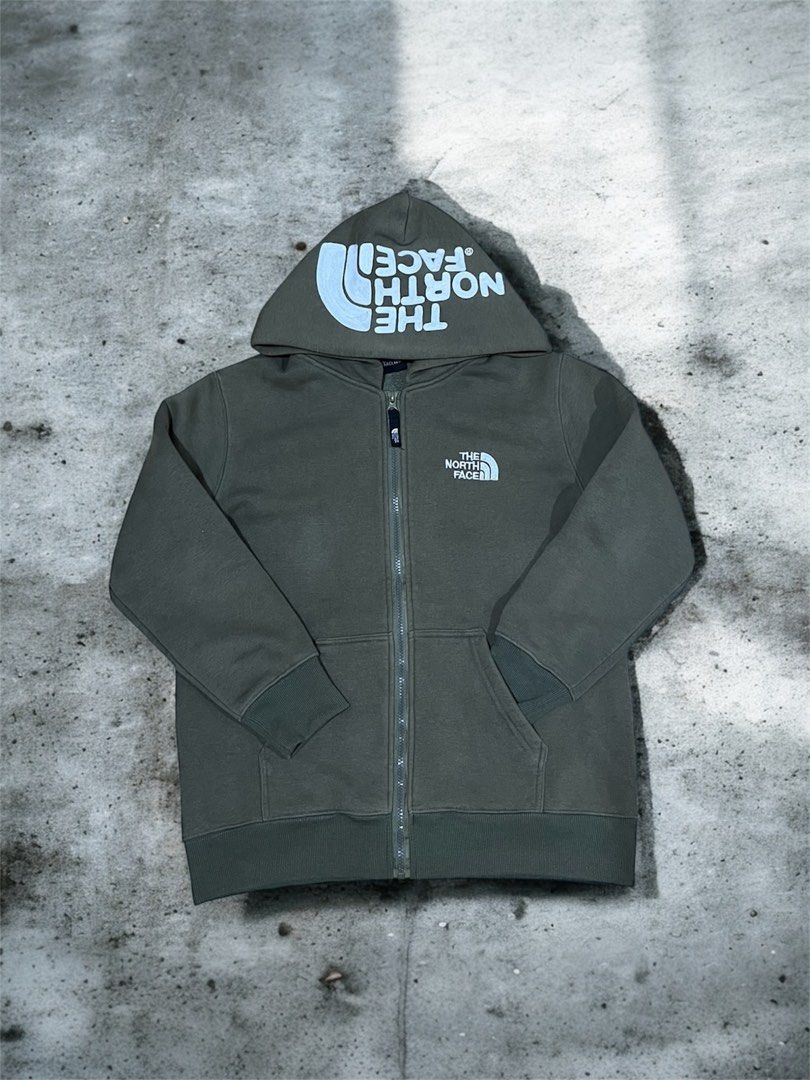 The North Face (Category: Coats, Jackets and Outerwear) located in Baguio. Submitted by th.rift_shift (Listing ID 1409817712, Image 1). Description: The North Face Zip Up Big Logo Hood Excellent condition Medium on tag 25x20 DM for more details.