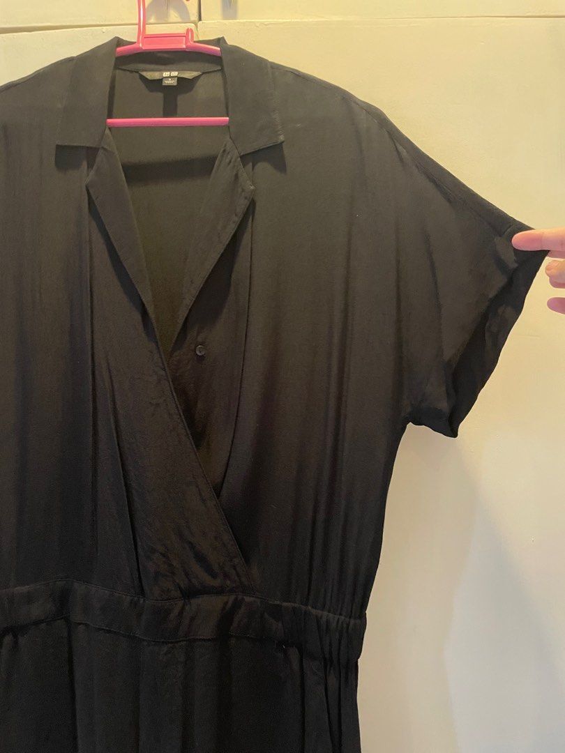 Uniqlo Black Romper (Category: Rompers) located in Las Pinas. Submitted by bmtl_ (Listing ID 1409839984, Image 3). Description: - Uniqlo black romper - Size: S - Elastic waist - Pockets RFS: Decluttering Negotiable.