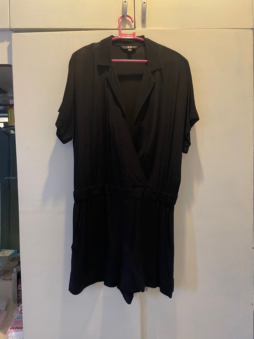 Uniqlo Black Romper (Category: Rompers) located in Las Pinas. Submitted by bmtl_ (Listing ID 1409839984, Image 1). Description: - Uniqlo black romper - Size: S - Elastic waist - Pockets RFS: Decluttering Negotiable.